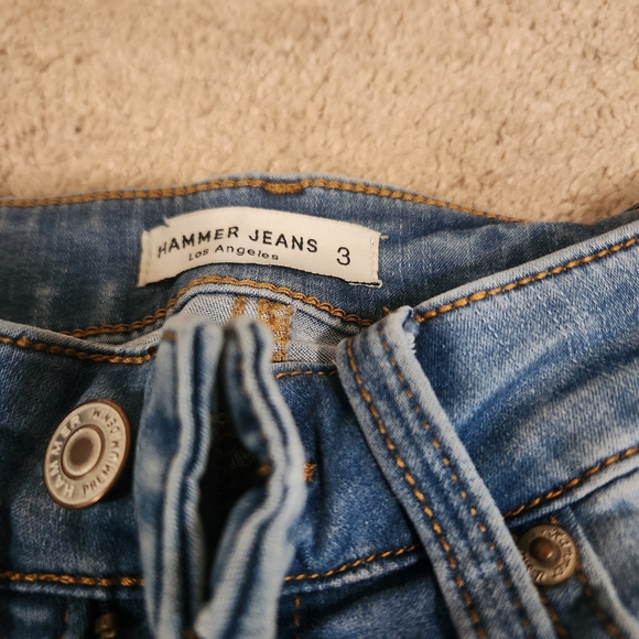 Trendy Distressed Denim Jeans - Picture 3 of 3